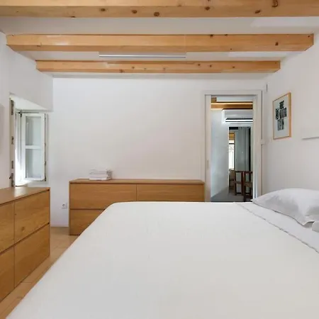 Villa Modern Design In Old Stone House With A Garden In The Center Of Split