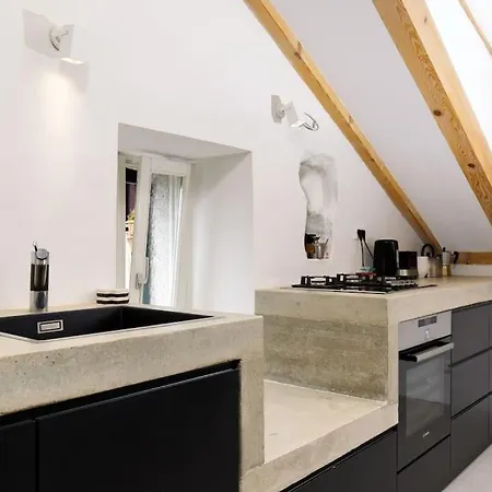 Villa Modern Design In Old Stone House With A Garden In The Center Of *